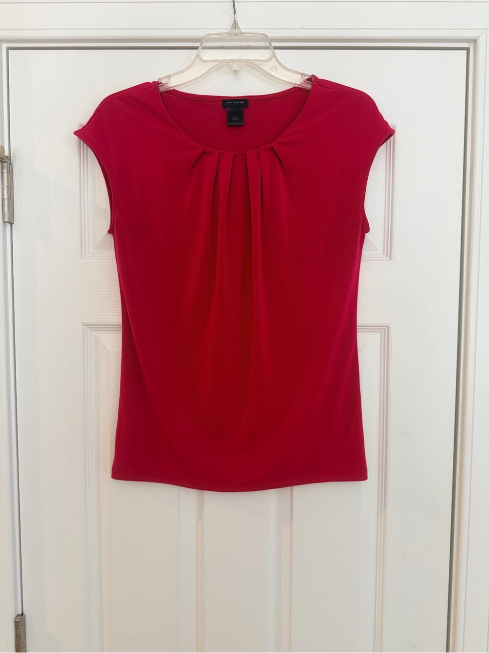 Ladies Size Small "Ann Taylor" Red Pleated Cap-Sleeve Blouse GUC